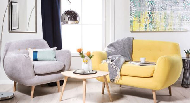 Conjunto de sofá colorido estilo retrô
