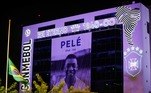 O mundo perdeu na última quinta-feira (29) o maior jogador de todos os tempos: Pelé. Eternizado como o Rei do Futebol, o ídolo foi homenageado em todo o Brasil e no exterior. No prédio da Conmebol (Confederação Sul-Americana de Futebol), em Luque, no Paraguai, uma imagem do craque foi projetada* Estagiária do R7, sob supervisão de Carla Canteras