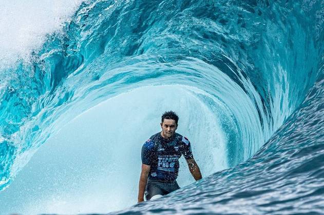 Connor O'Leary compete durante o Outerknown Tahiti Pro 2022, uma das etapas do Mundial de Surfe Masculino, em Teahupo'o, Polinésia Francesa, em 18 de agosto