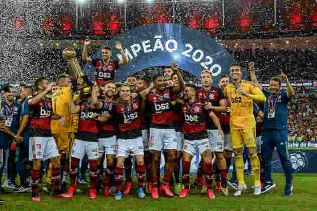 Considerando torneios nacionais e internacionais, o Flamengo já disputou 13 finais no Maracanã e tem retrospecto equilibrado, porém positivo: foram sete títulos e seis vice-campeonatos. Desses 13 duelos, o clube rubro-negro era mandante em 11 e visitante em dois (Brasileirão 1992 e Copa do Brasil 2006).