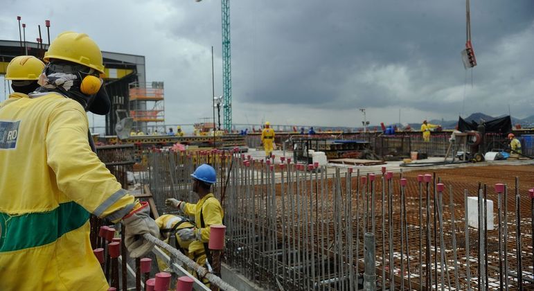Entre as causas para o abandono das obras estão má gestão de recursos e projetos ineficientes