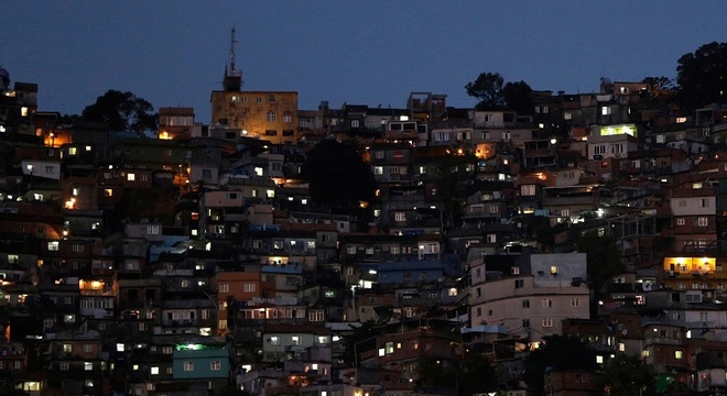 Isenção de conta de luz seria para conter impactos econômicos da pandemia