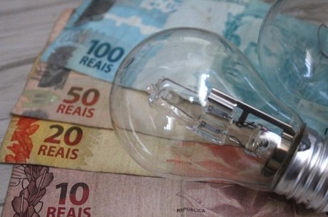 Consumidor não terá cobrança extra na contas de luz em março. 