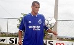 Melhor do mundo em 1999, o meia Rivaldo chegou badalado ao Cruzeiro em 2004, mas atuou por apenas 11 jogos e marcou dois gols
