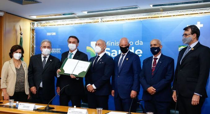 Governo formaliza contrato com Fiocruz para vacina Oxford/AstraZeneca
