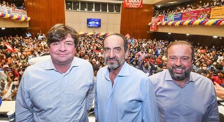 Kalil, Quintão e Alexandre Silveira em convenção na ALMG