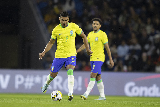 Se é experiência e segurança que o Brasil precisa, o volante Casemiro é nome certo na Copa de 2026.O jogador já tem 30 anos, mas tem tudo para ser novamente um dos líderes da equipe no próximo Mundial.