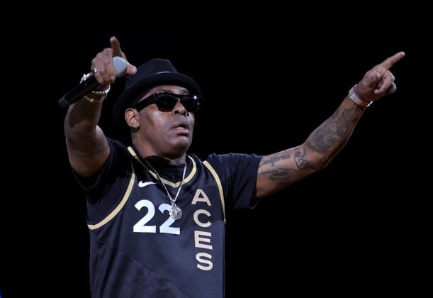 CoolioO rapper, famoso pelo hit Gangsta's Paradise, de 1995, morreu aos 59 anos, em Los Angeles, segundo informou à AFP seu empresário, Jarez Posey, na noite de 28 de setembro. Em declarações ao site TMZ, Posey disse que Coolio foi encontrado inconsciente no banheiro da casa de um amigo