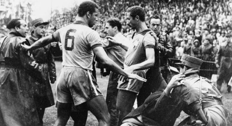 Suíça/54, Hungria 4 X 2 Brasil, uma cena da "Batalha de Berna"

