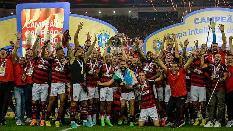 Copa do Brasil 2022 - Com emoção até o fim, o Flamengo superou o Corinthians nos pênaltis, por 6 a 5, e conquistou o tetra. No tempo regulamentar, 0 a 0 em São e Paulo e 1 a 1 no Rio de Janeiro