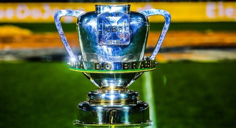 CBF apresenta novo troféu e medalhas da Copa do Brasil - Época