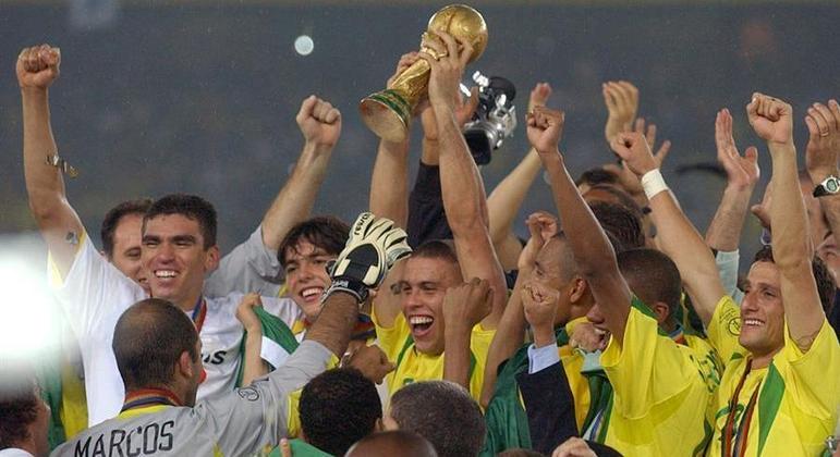 Ronaldo Fenmeno, autor de dois gols na final, se recuperou do trauma de quatro anos antes