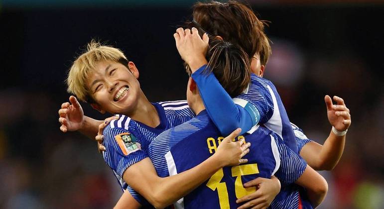 Depois de 45 minutos, o favoritismo japonês se confirmou. Foram dois gols em dois minutos - um aos 25, e outro aos 27. O baque frustrou a estratégia da Costa Rica, que até então havia resistido bravamente à superior seleção asiática.