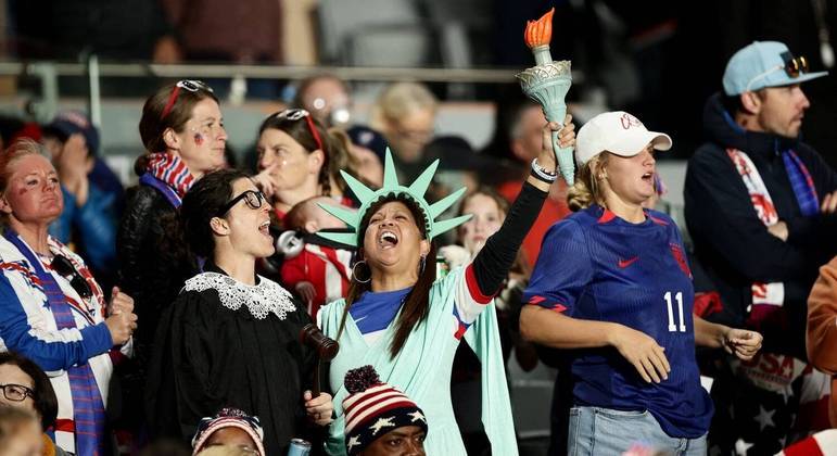 Em primeiro lugar do Grupo E graças ao saldo de gols, os EUA entraram em campo como favoritos contra Portugal. Para as americanas, bastava um empate para garantir uma vaga nas oitavas de final, enquanto as portuguesas precisariam de uma vitória para avançar.