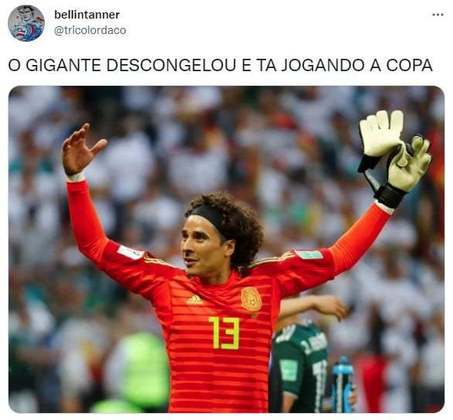 Copa do Mundo - Guillermo Ochoa, goleiro do México, ganha memes após defender pênalti de Robert Lewandowski, da Polônia.