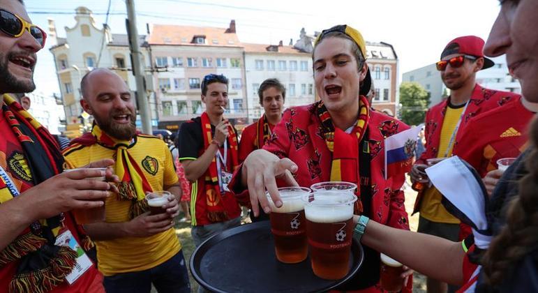 Não será permitido consumir bebidas alcoólicas dentro dos estádios na Copa do Mundo