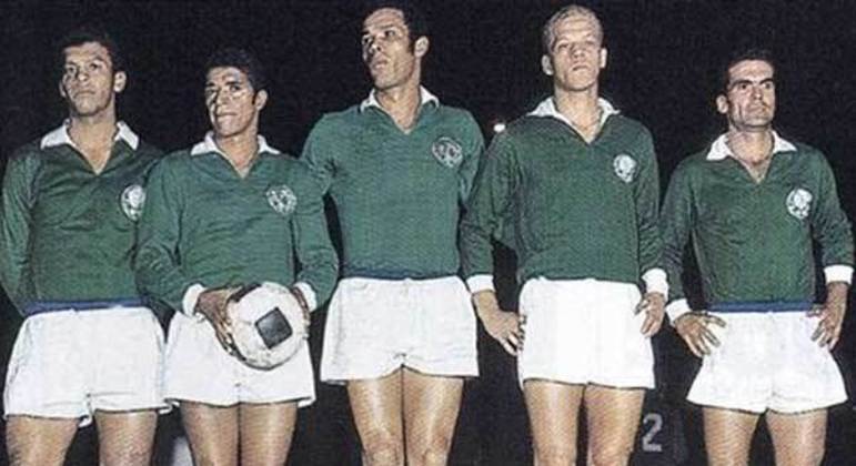 Copa Libertadores de 1968 - A competição, diferentemente da edição de 1961, foi dividida em duas fases de grupos, semifinal e final. Na semifinal, contra o Peñarol, o Palmeiras deu o troco pela final de anos antes. No jogo de ida, o Verdão venceu por 1 a 0, em casa.