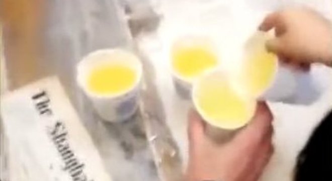 Postagens na rede social disseram que o líquido amarelo era urina