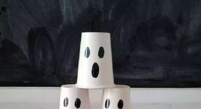 copos decorados com rostinho de fantasma para dia das bruxas