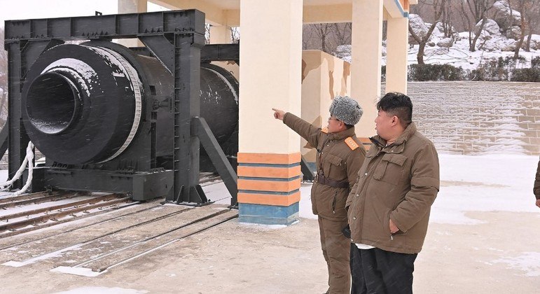 Governo norte-coreano, liderado por Kim Jong-un, teria fornecido armas a grupo paramilitar russo