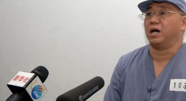 Kenneth Bae fala à imprensa em 2014, quando ainda estava preso na Coreia do Norte