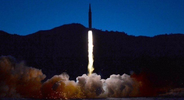 Teste de míssil hipersônico feito pela Coreia do Norte
