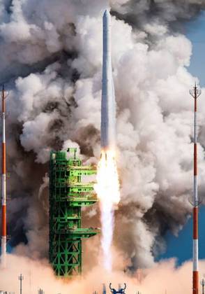 No teste desta terça-feira, além do satélite simulado, Nuri trouxe consigo um satélite de verificação de desempenho de foguete e quatro satélites small cube desenvolvidos por quatro universidades locais para pesquisa