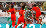 Novamente de cabeça, Cho Gue-sung marca o seu segundo gol contra Gana