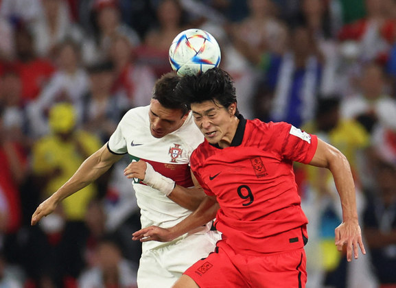 Faltando pouco para acabar, o jogo se encaminha para um empate e nada de vaga para a Coreia do Sul