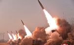 A Coreia do Norte, país comandado pelo ditador Kim Jong-un, lançou uma série de mísseis balísticos nesta quinta-feira (9), mas publicou fotos apenas nesta sexta (10). A demonstração de força de Jong-un acontece dias antes de um exercício militar conjunto na região entre a Coreia do Sul e Estados Unidos