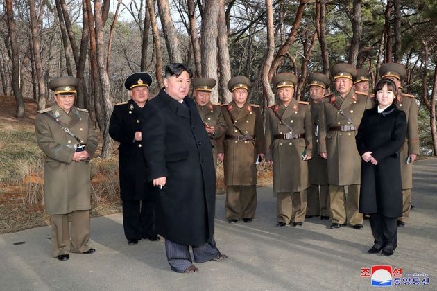Kim Jong-un aproveitou para alfinetar, por meio da imprensa, o seu principal rival: 