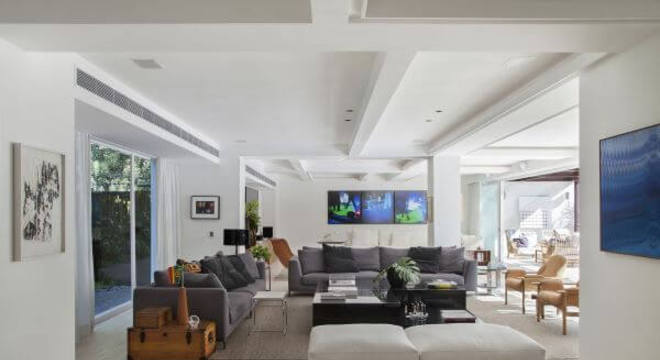 Cores neutras na sala de estar