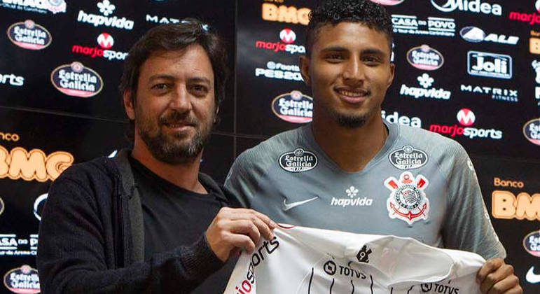 Corinthians desperdiça dinheiro. Péssima avaliação de Éderson feita por Sylvinho