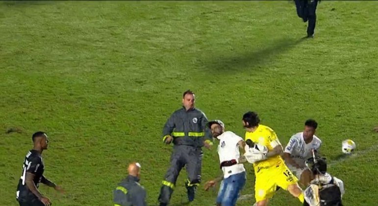 Agressão covarde a Cássio. Vila Belmiro será interditada. Santos venceu por 1 a 0, mas Corinthians se classificou na Copa do Brasil