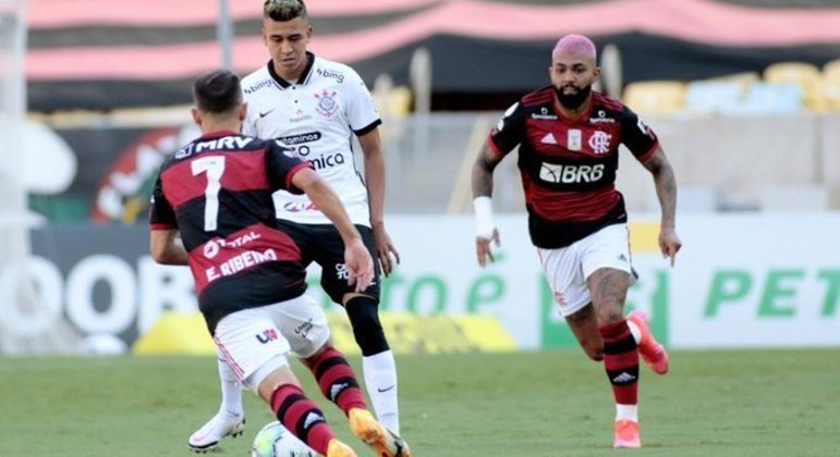 Corinthians encolhido, com medo. Por conta da derrota por 5 a 1 em Itaquera