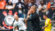 Corinthians joga bem e derrota o Santos na Neo Química Arena
