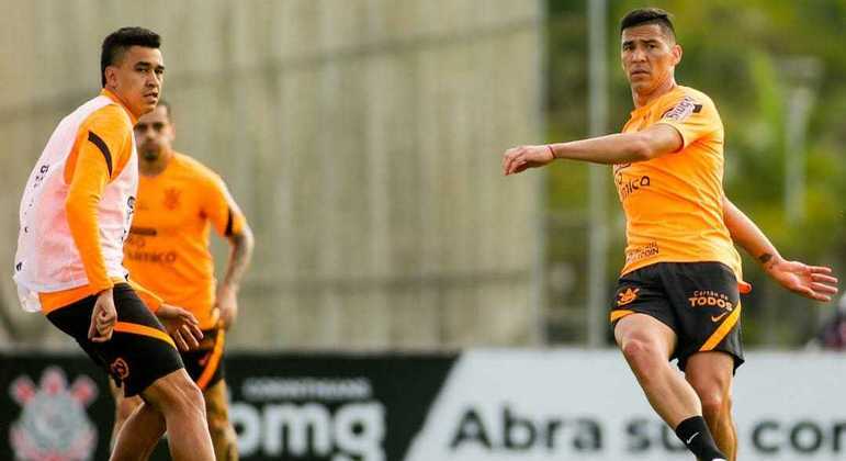 Cantillo e Balbuena em treino no CT Joaquim Grava