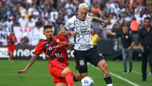 Corinthians bate Athletico e se aproxima da vaga na Libertadores