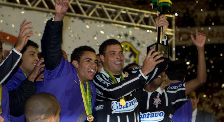 4. Conquista de honra Levantar a taça da Copa do Brasil é questão de honra para os dois times. O Corinthians está há mais de dez anos sem conquistar o título da competição (o último foi em 2009, com Ronaldo Fenômeno na equipe), enquanto o São Paulo nunca conseguiu ganhar essa taça
