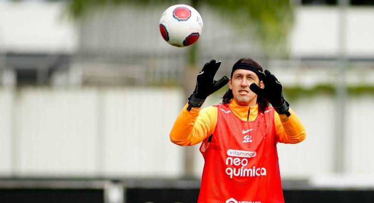 Cássio em treino pelo Corinthians; goleiro foi herói da classificação para as quartas