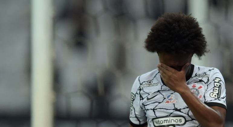 Autor da música pedida por Yuri Alberto após hat-trick bomba na internet e acredita que a escolha foi uma indireta à Willian