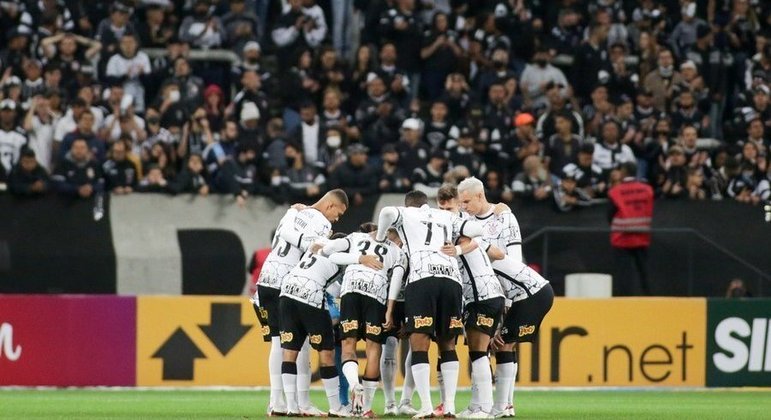 O mês de abril para o Corinthians será bastante cheio