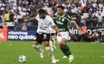 Wesley parte mais uma vez para cima da defesa do Palmeiras