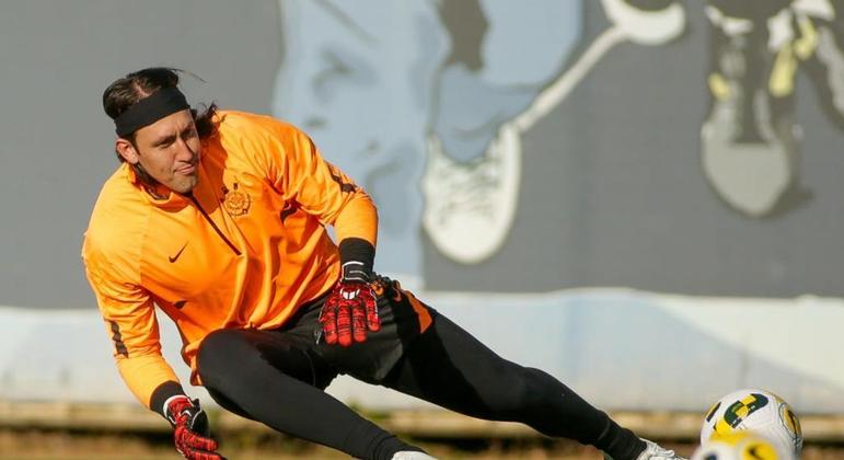 Corinthians recebe o Goiás para colar na liderança do Brasileirão