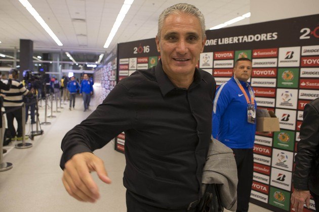 Em 2013, o Corinthians não teve um bom desempenho na Libertadores e na Copa do Brasil, quando foi eliminado pelo Grêmio, e Tite não teve o contrato renovado pelo diretoria do clube paulista
