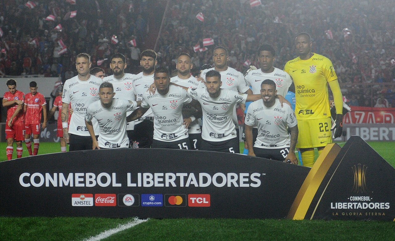 Empate com o Fortaleza marca jogo com menos substituições de Luxemburgo no  comando do Corinthians