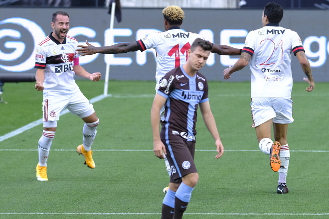 Foi a maior derrota do Corinthians na sua arena. 5 a 1 serve como lição