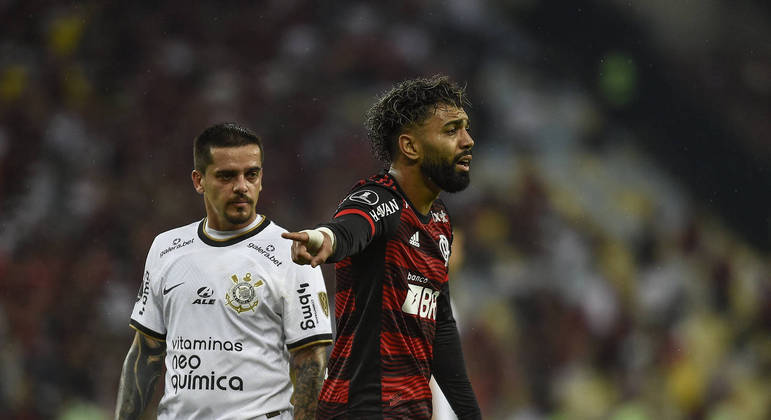 Corinthians e Flamengo são os dois times com maior torcida no Brasil