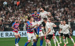 1. Única chanceOs dois clubes entram em campo em busca do único título possível em 2023. Isso porque, segundo um levantamento da UFMG (Universidade Federal de Minas Gerais), Corinthians não tem chance de vencer o Brasileirão, enquanto o Fortaleza tem simbólicos 0,49%