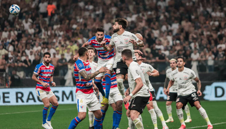 1. Única chanceOs dois clubes entram em campo em busca do único título possível em 2023. Isso porque, segundo um levantamento da UFMG (Universidade Federal de Minas Gerais), Corinthians não tem chance de vencer o Brasileirão, enquanto o Fortaleza tem simbólicos 0,49%